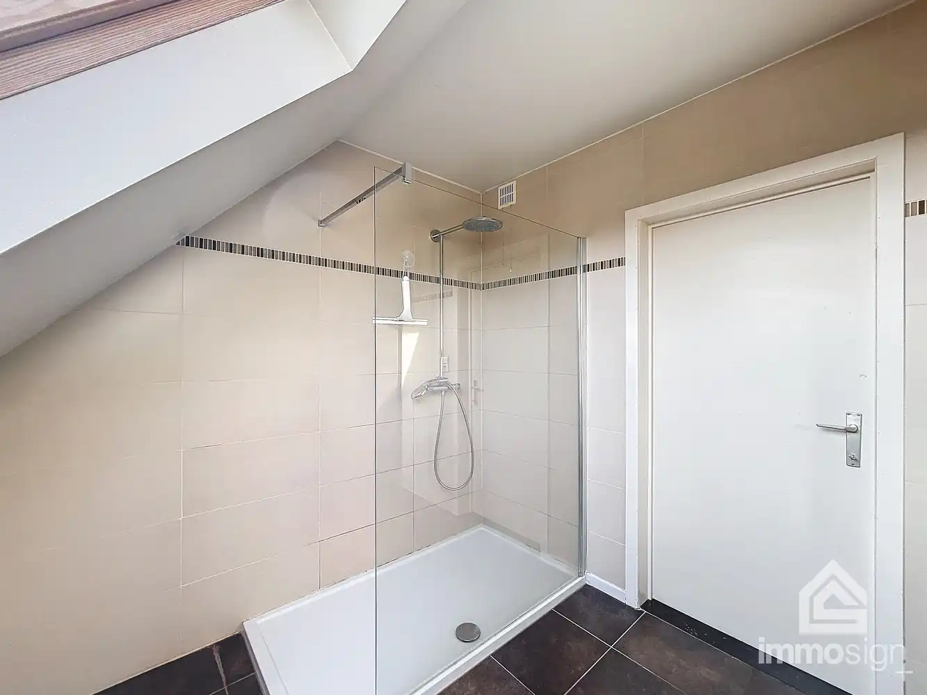 Halfopen gezinswoning met 3 slaapkamers en ruime tuin te Bocholt! foto 16