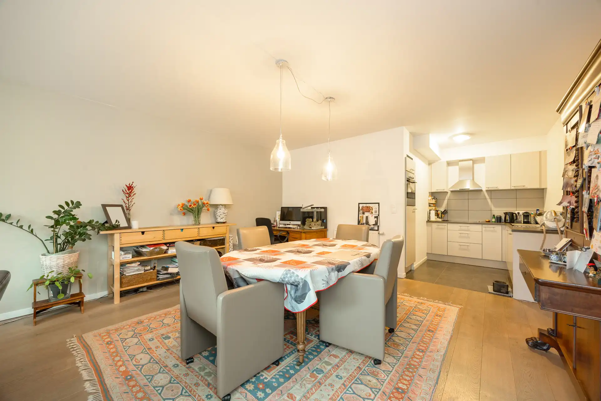 gelijkvloers appartement met gezellig terras en tuin foto 3