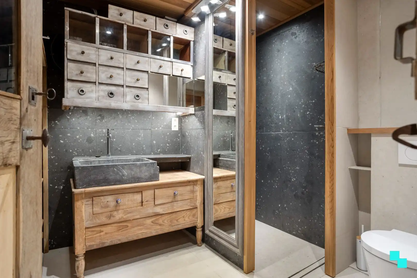 Gelijkvloerse, karaktervolle loft op voormalige brouwerijsite te Brugge foto 24