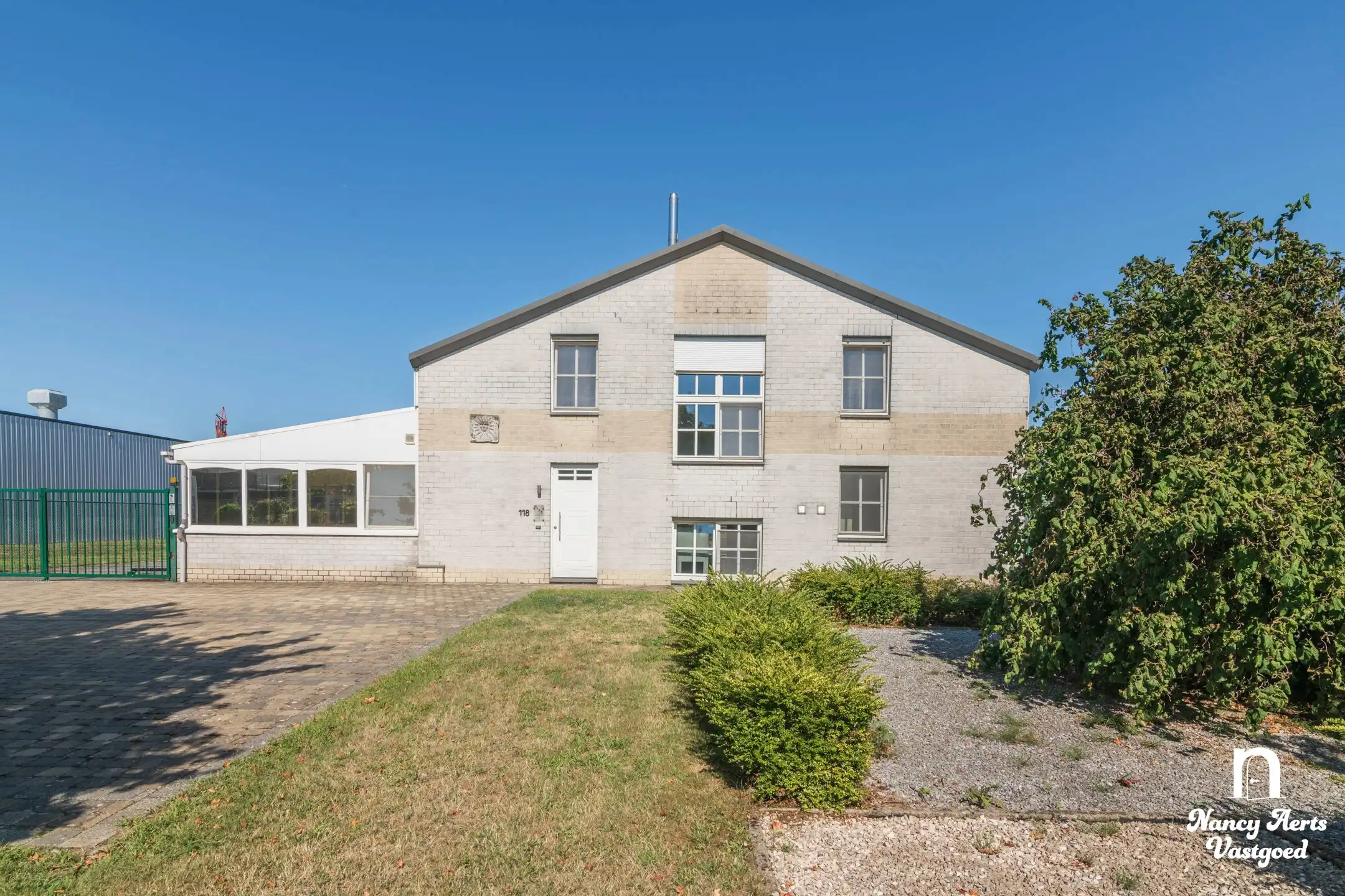 Loods van 550 m² met kantoor en woning met 4 slaapkamers foto 16