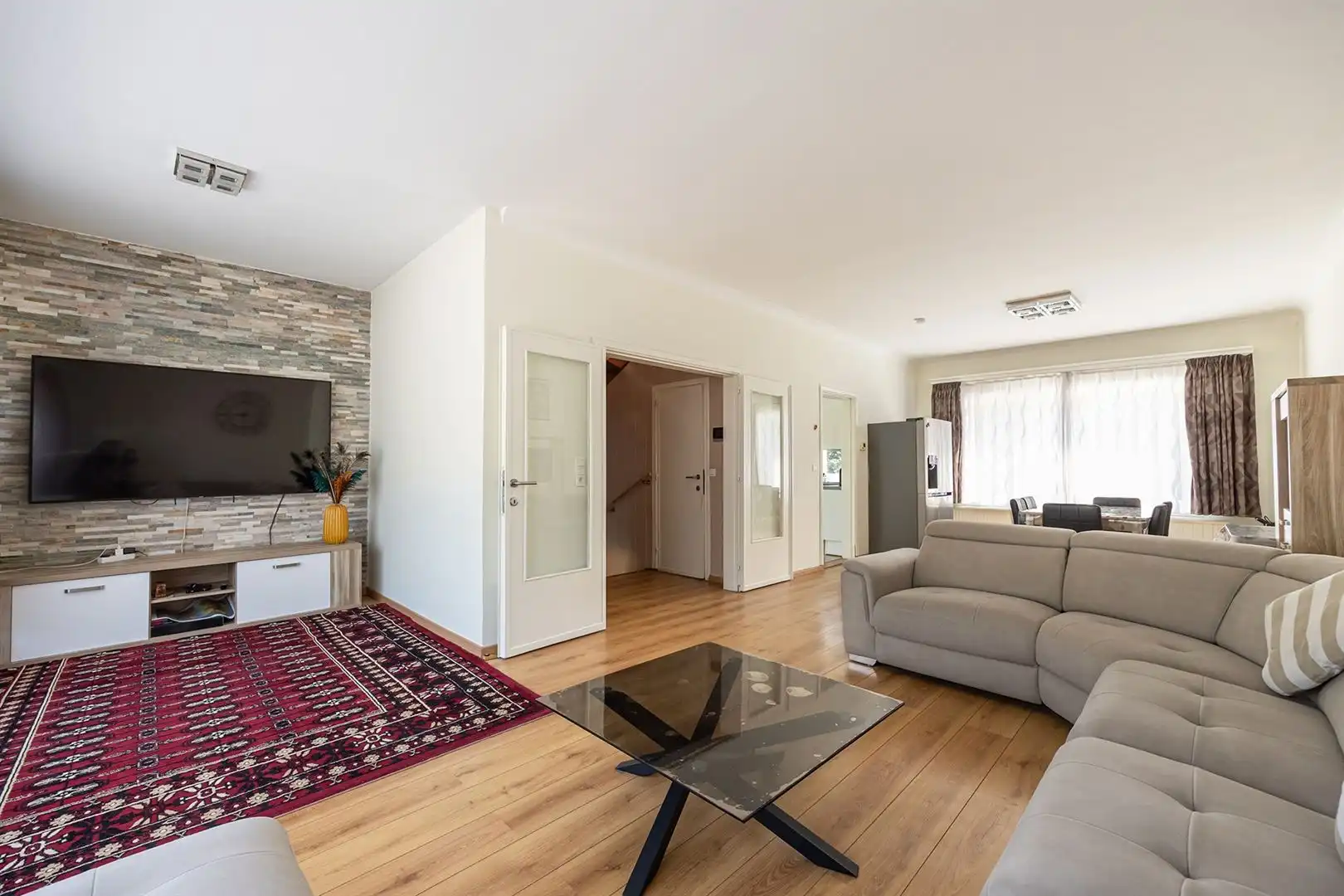 Ruime bel-etage met 4 slaapkamers in Ekeren foto 2