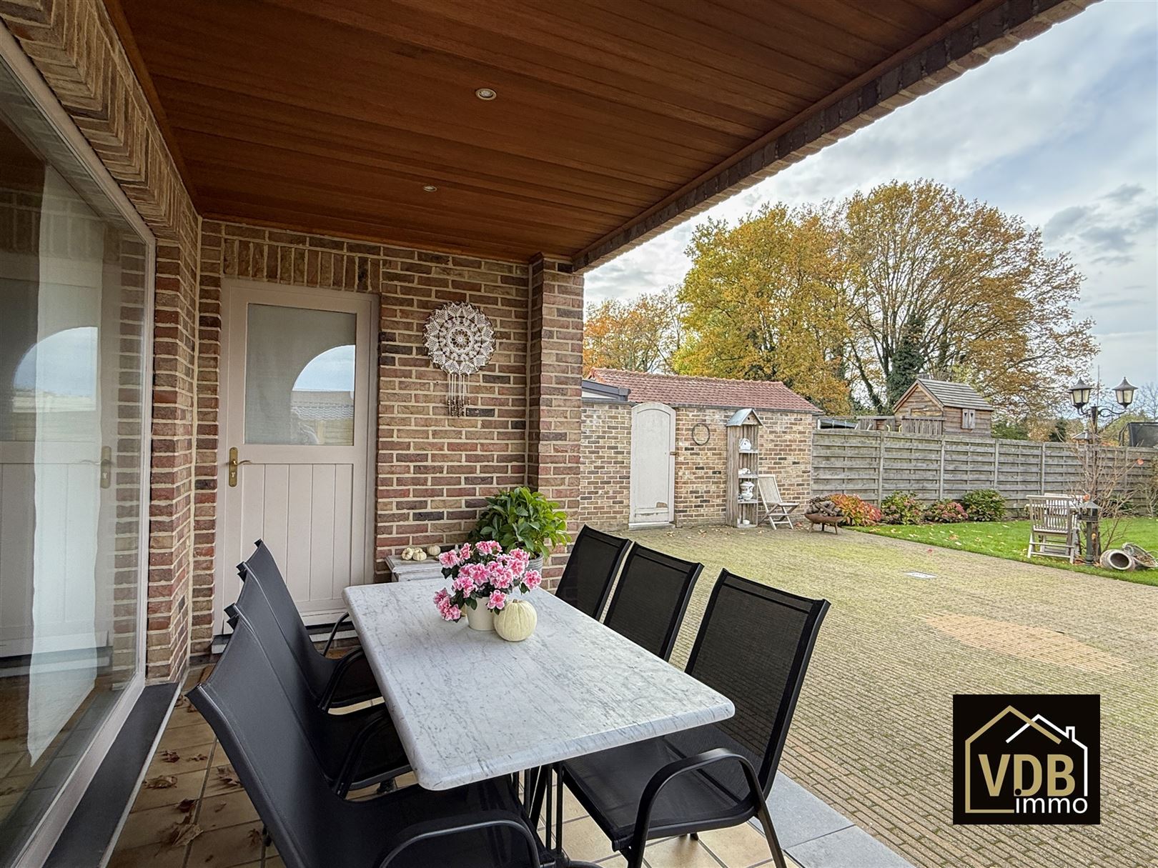 Instapklare halfopen bebouwing met 3 slaapkamers foto 83