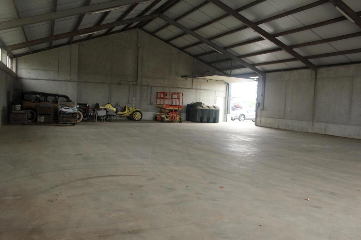 Opslagloods met buitenplein foto 5