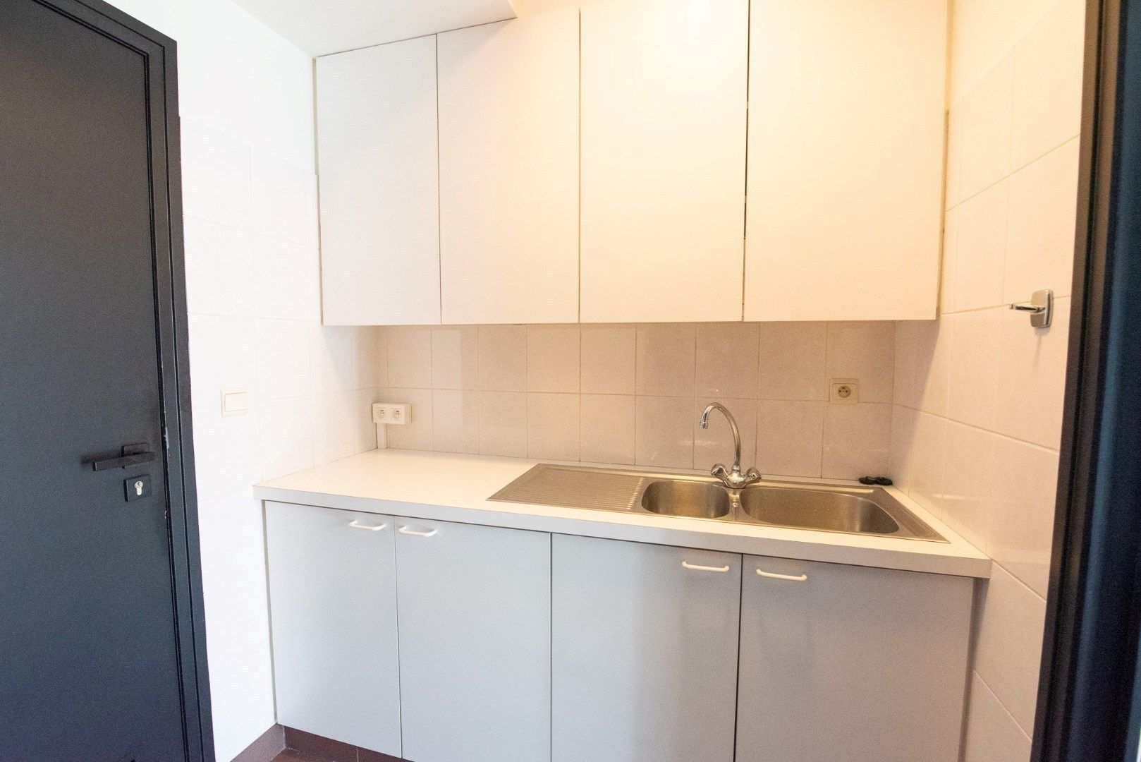 Ruime winkelruimte te huur in het centrum van Nazareth, ideaal voor diverse doeleinden! foto 9