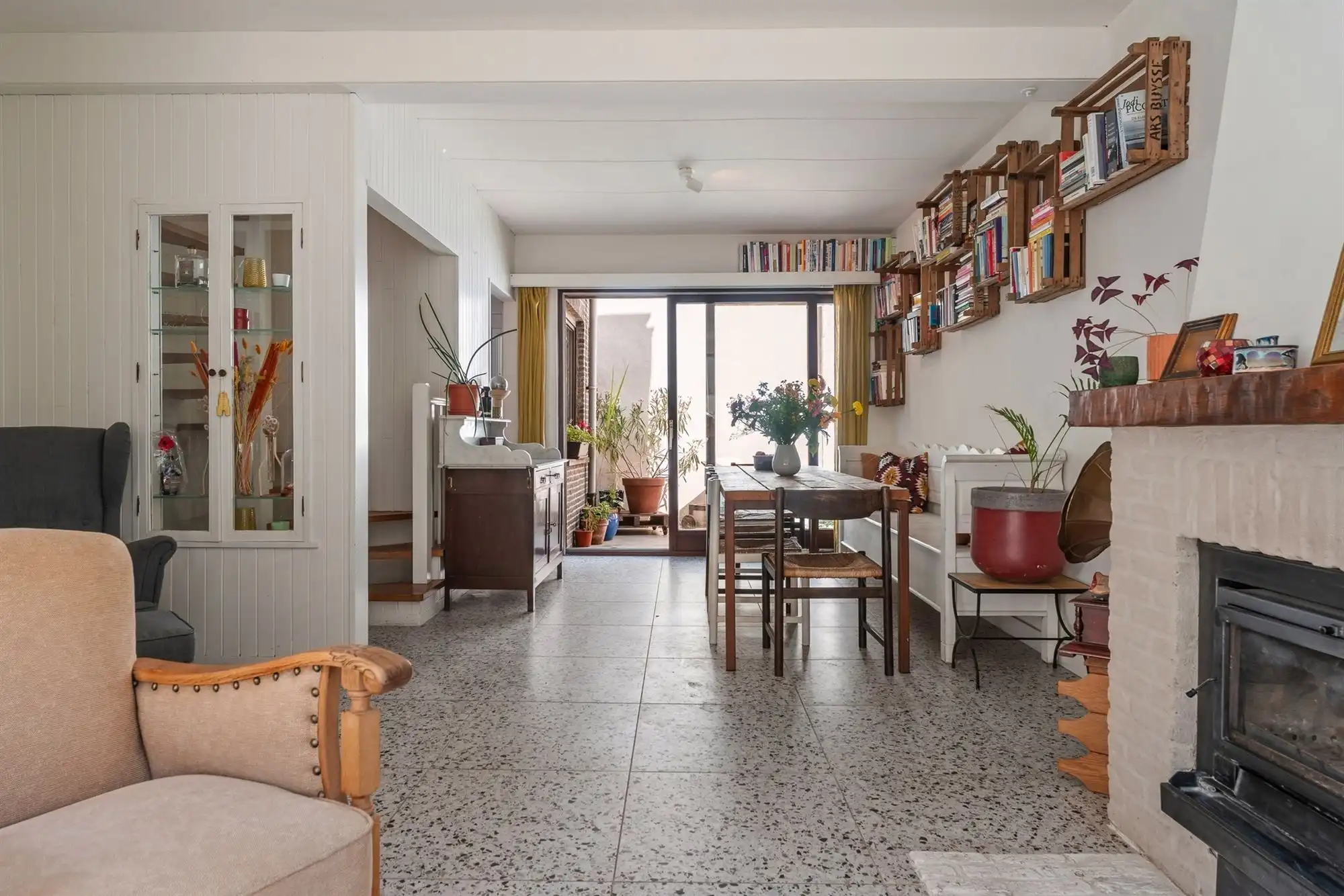 Steegwoning met naastliggend atelier/opslagplaats foto 6