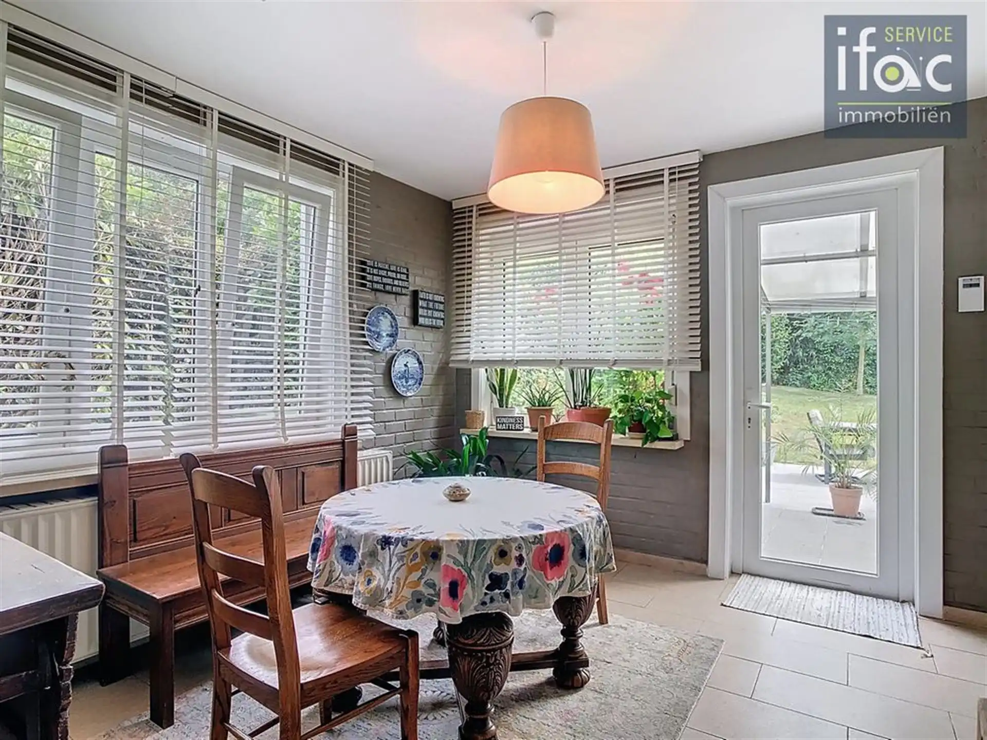 Prachtige villa op toplocatie, 6 slaapkamers en 2 badkamers foto 8