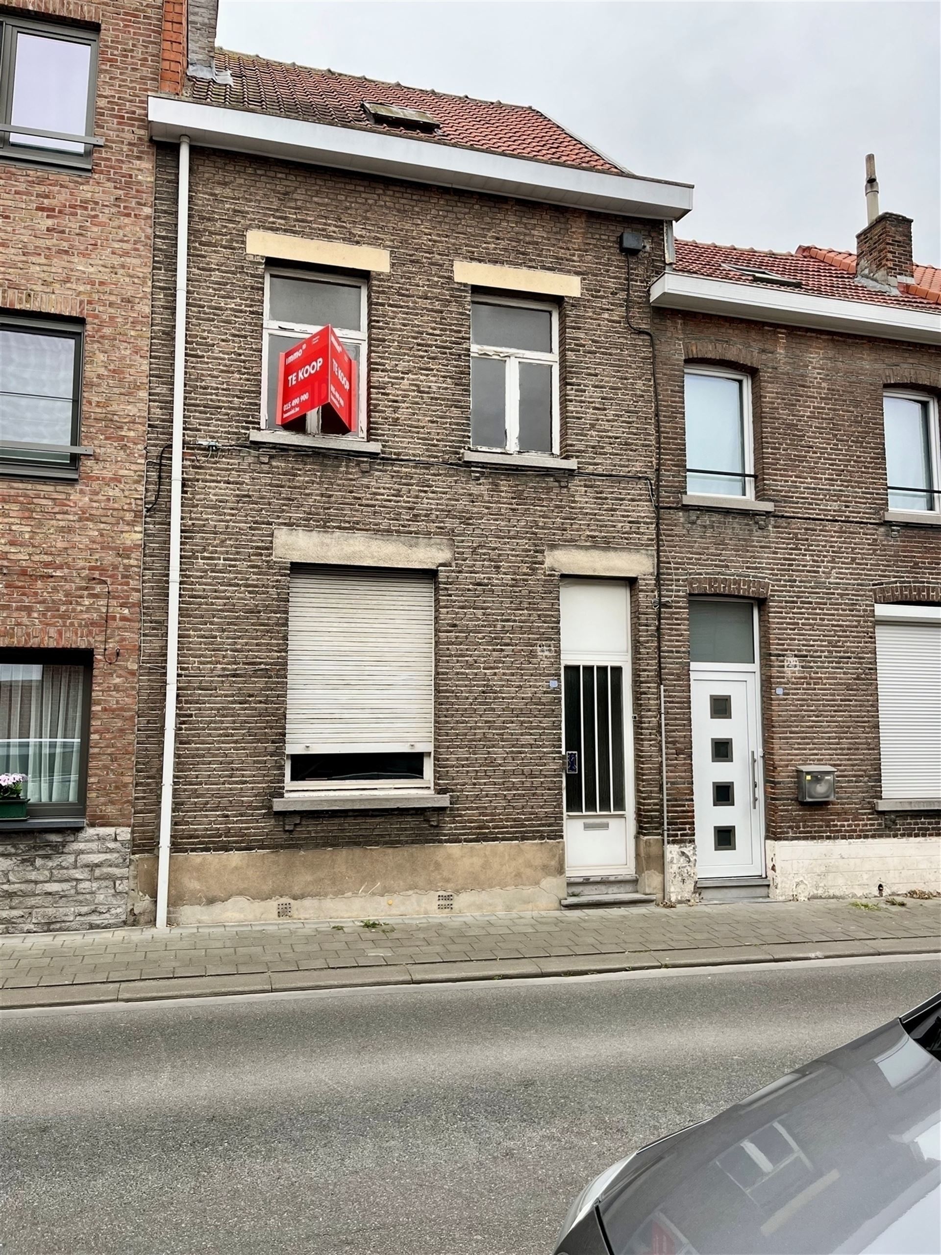 Totaal te renoveren gezinswoning met garage. foto 3