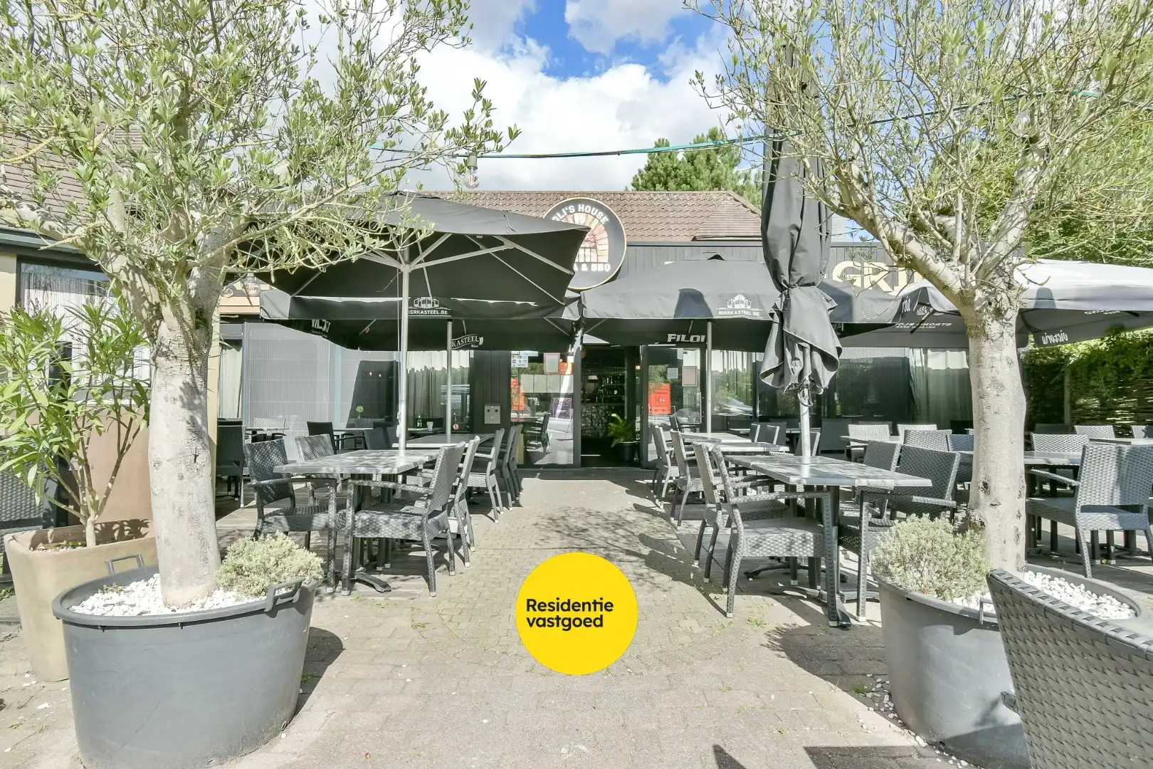 Multifunctionele eigendom met appartementen en handelszaken! foto 11