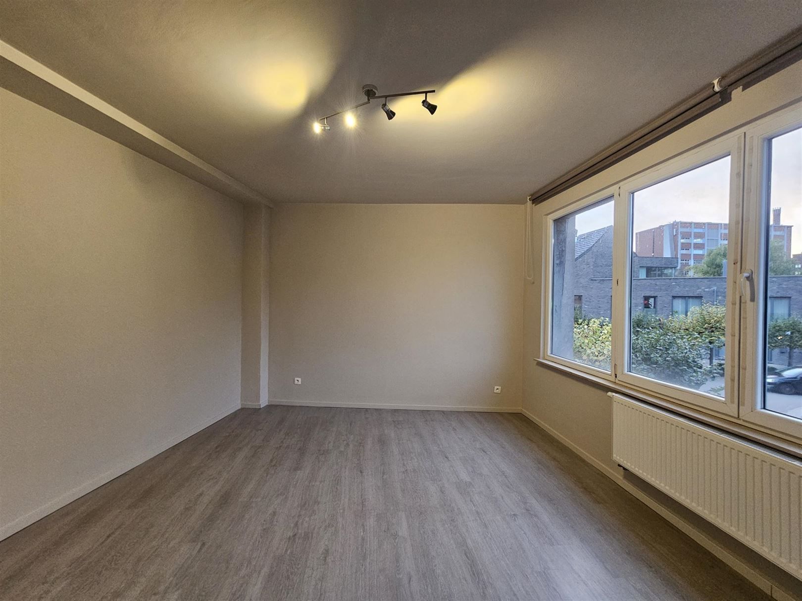 Gunstig gelegen ruime woning met stadskoer. foto 9