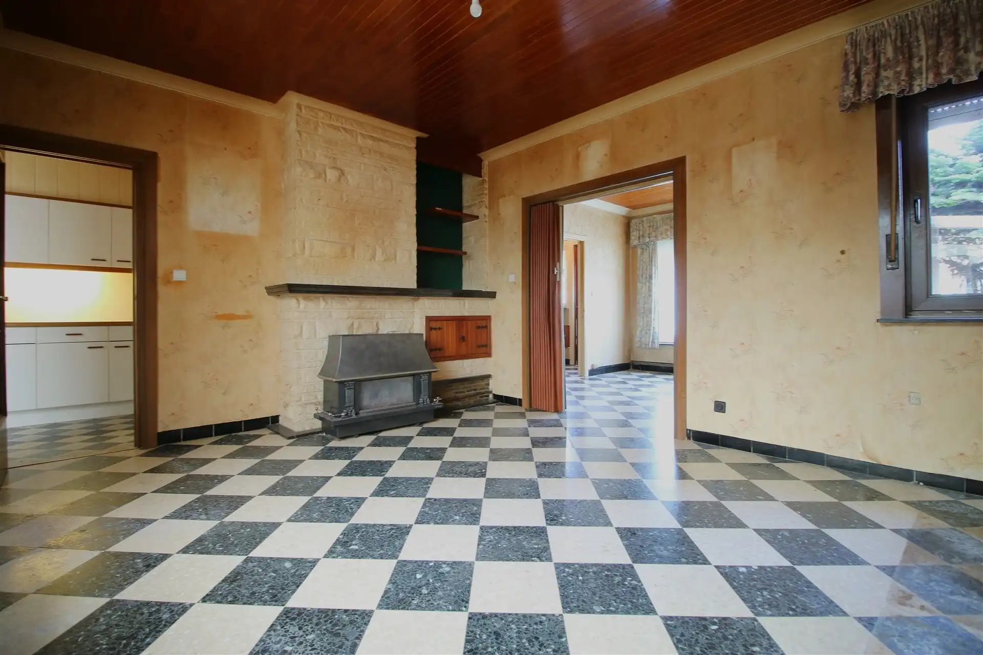 Te renoveren woning in doodlopende straat foto 4