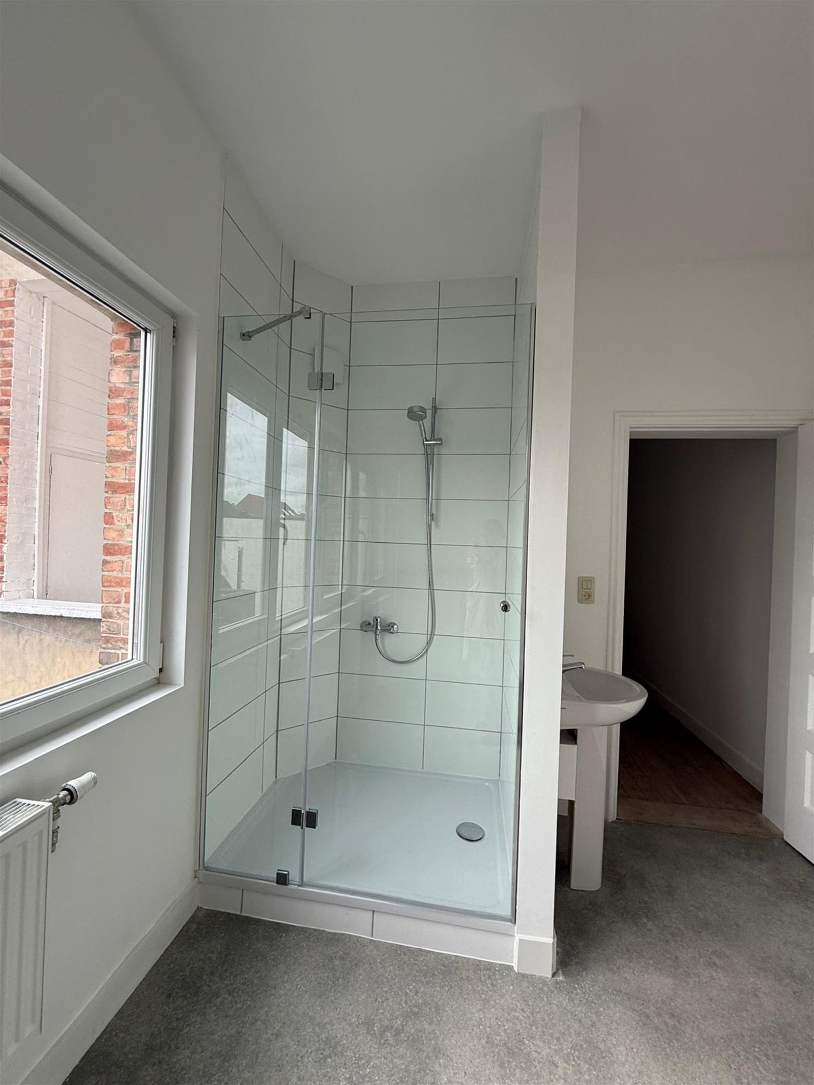 2 SLPK appartement te huur op de 3de verdieping, gelegen op het Falconplein  foto 6