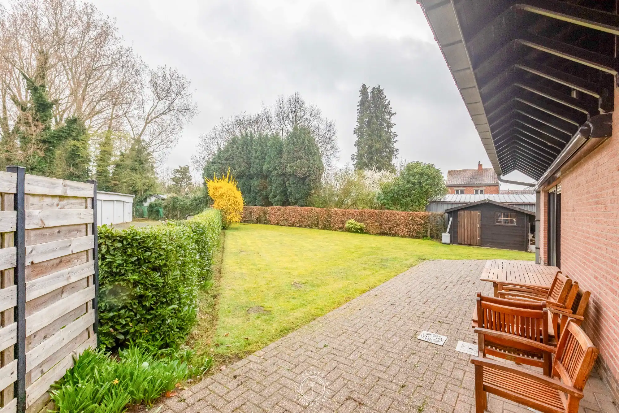 Solide gezinswoning met royale volumes foto 5