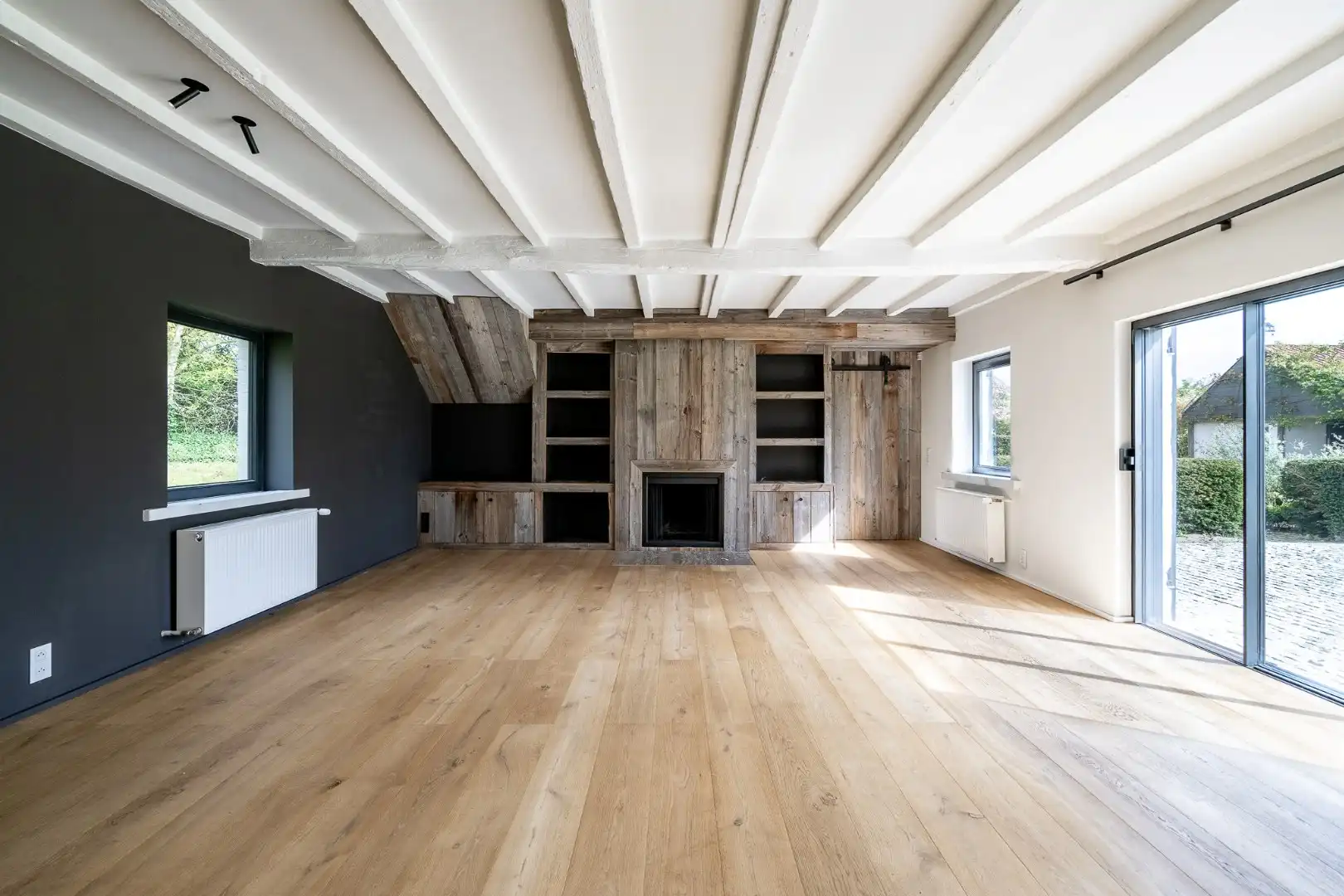 Exclusieve karaktervolle woning op een enorm perceel met 4 slaapkamers, super grote tuin met prachtig zicht op de polders foto 9