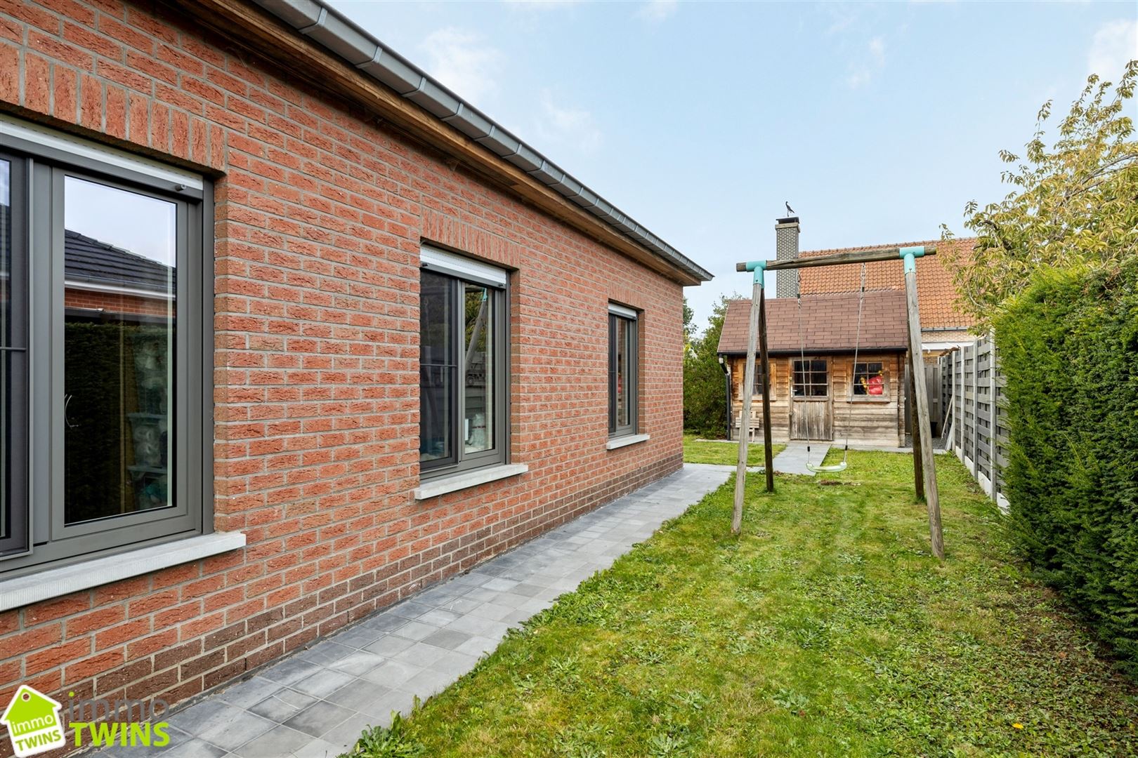 Volledig Vernieuwde Bungalow met garage en tuin te Grembergen bij Dendermonde. foto 20