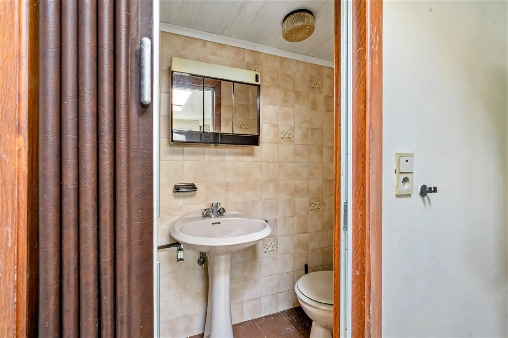 Te renoveren starterswoning in het landelijke Moorsel foto 8