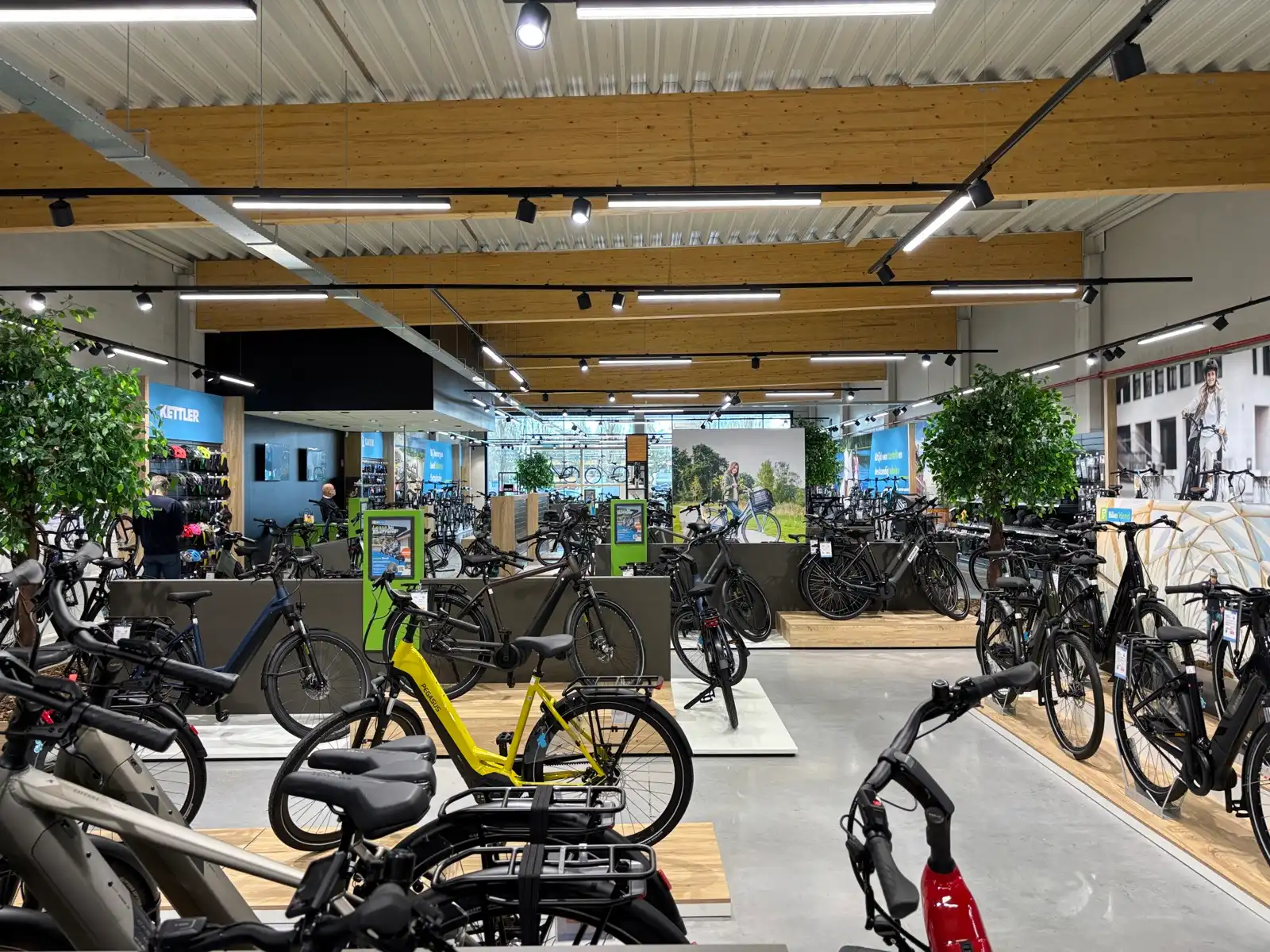 Retailruimte 865 m² te huur – Carrefour Schoten foto 4