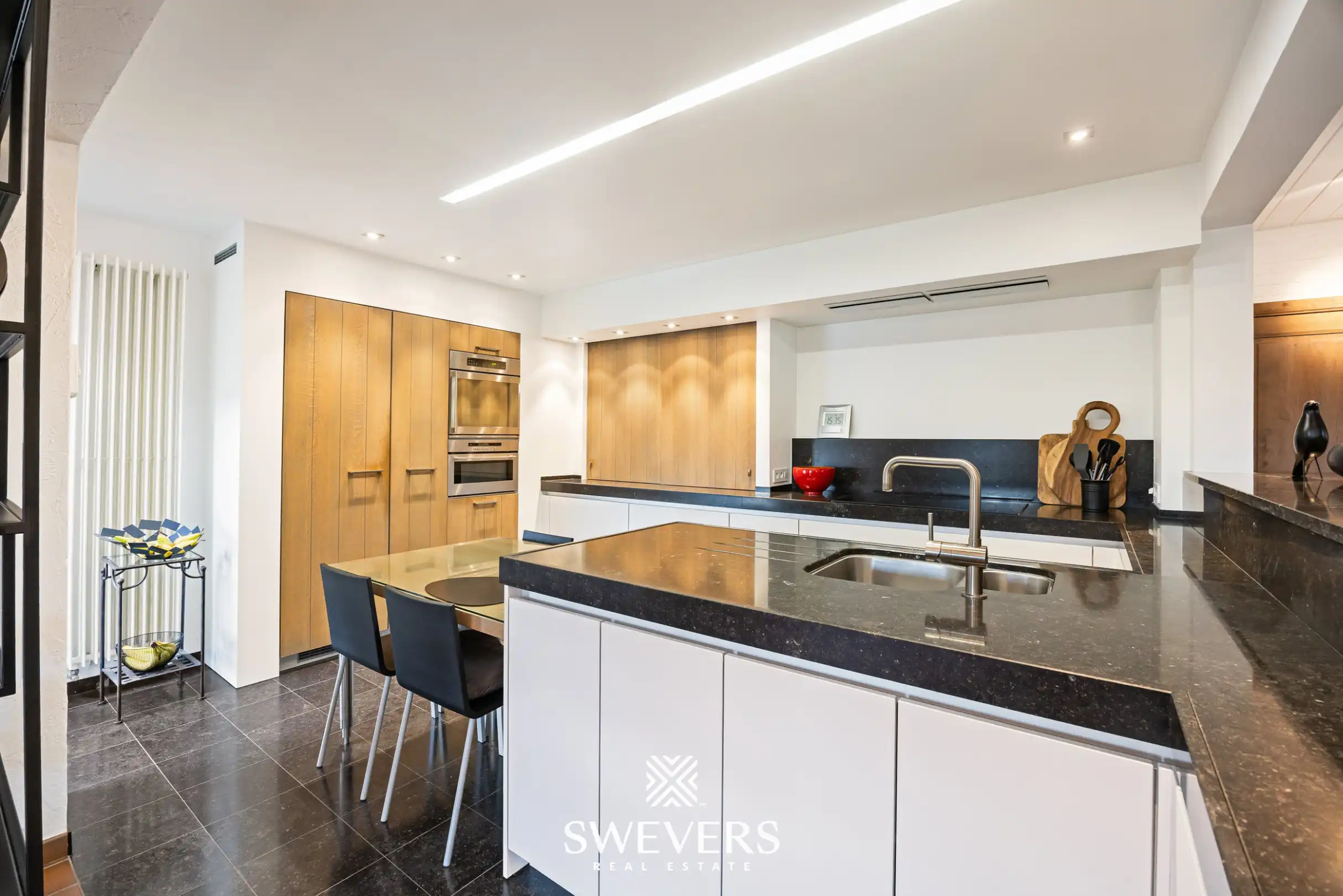 Sfeervolle open bebouwing met royale tuin en veel privacy foto 10
