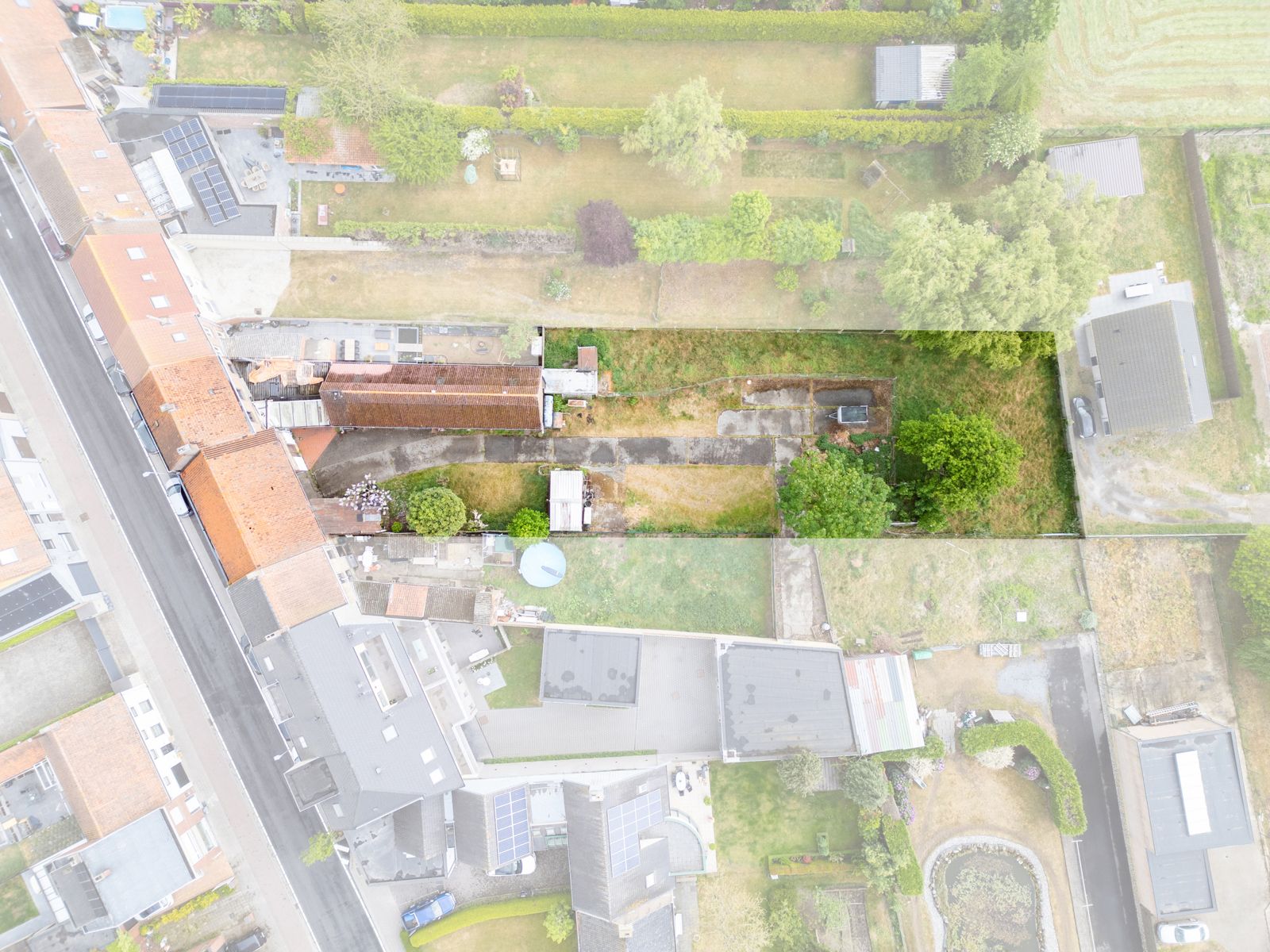 Te renoveren woning met bijgebouwen op perceel van 1697 m² foto 5