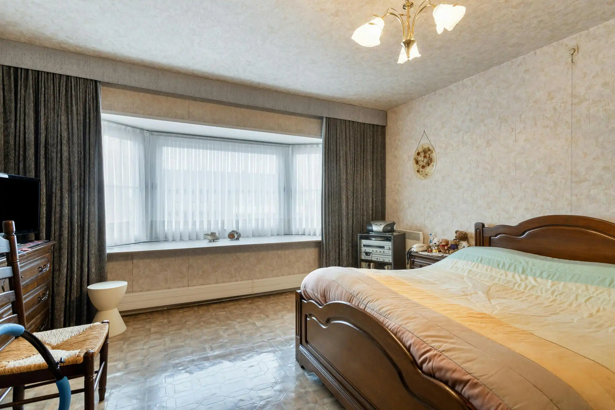 Centrumwoning met handelsruimte te koop in Beveren-Leie foto 5