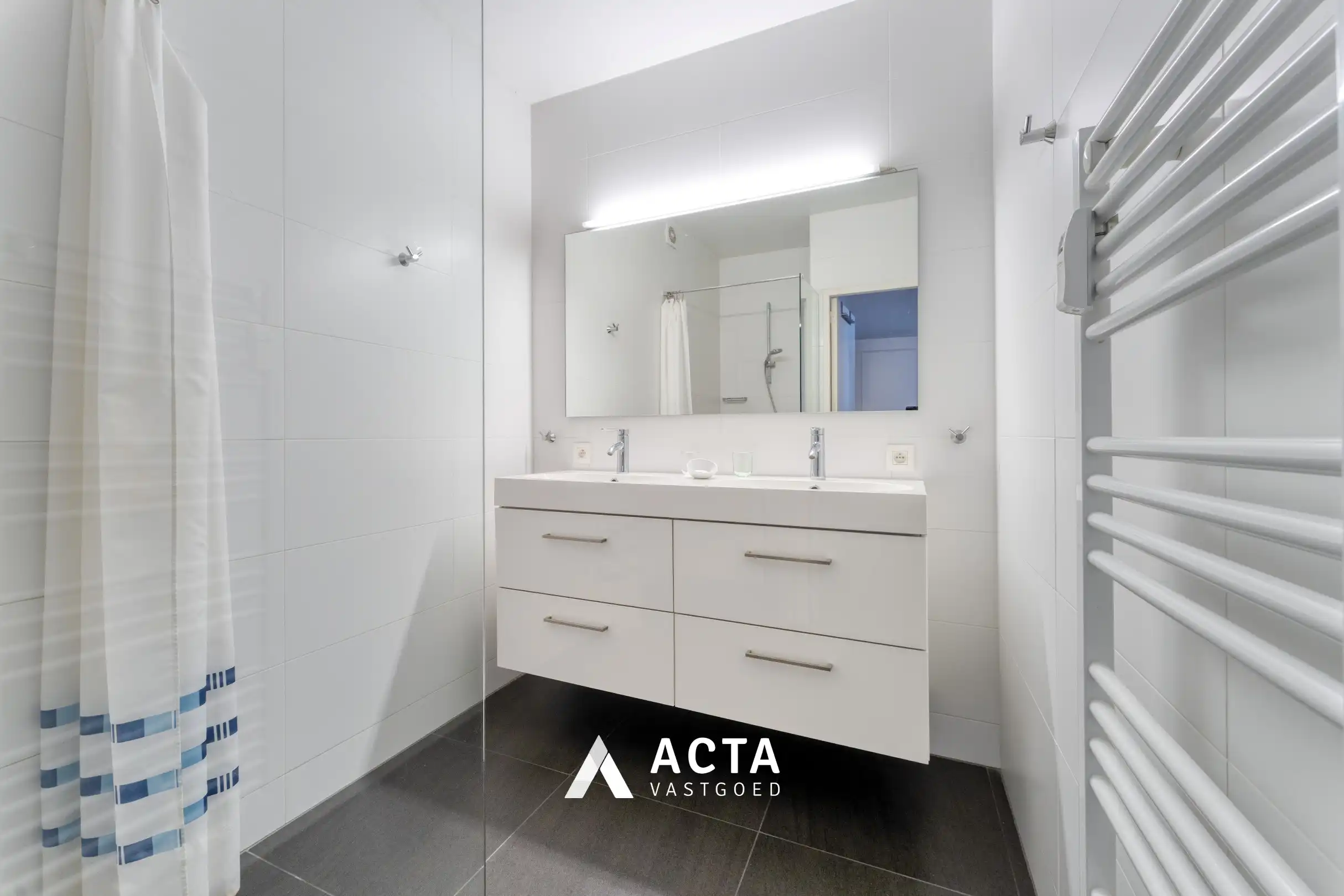 Instapklaar appartement met twee slaapkamers op het Leopold I Plein foto 12