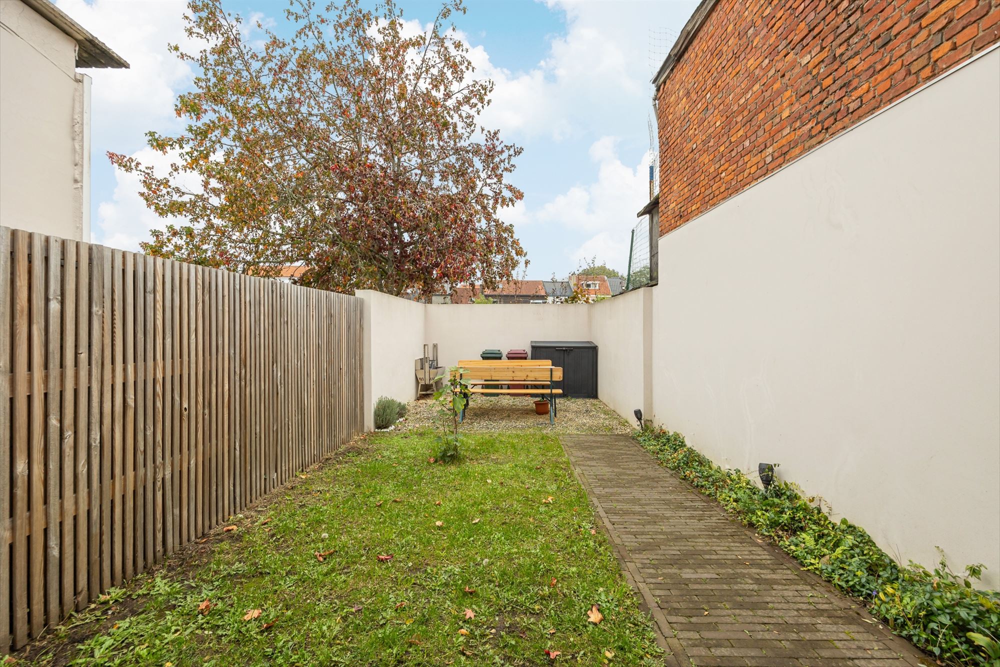Modern gerenoveerde woning met 2 slpkmrs. en tuin foto 20