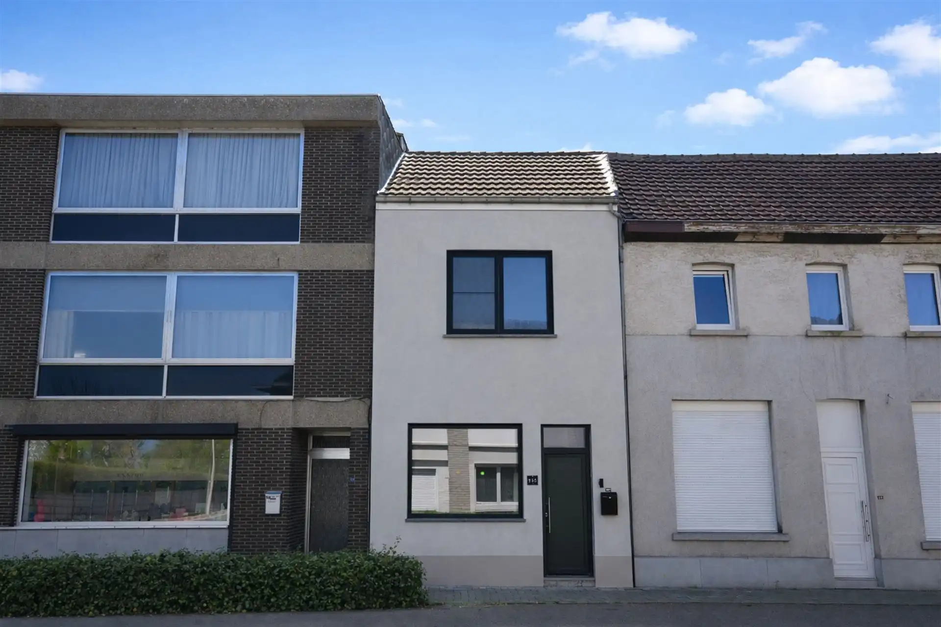 Cozy en hedendaags wonen in Sint-Niklaas foto {{pictureIndex}}