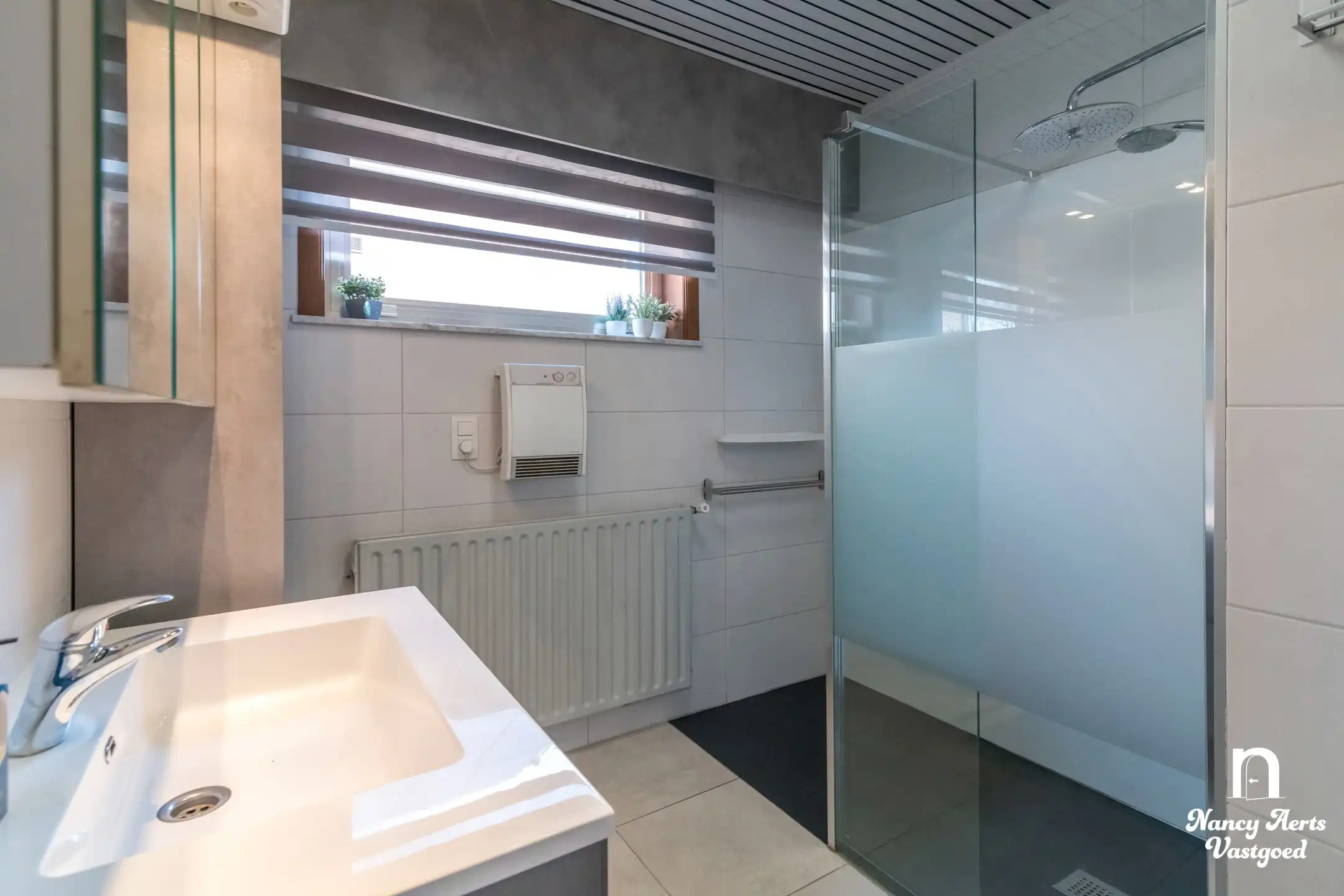 Goed onderhouden gezinswoning met grote tuin foto 21