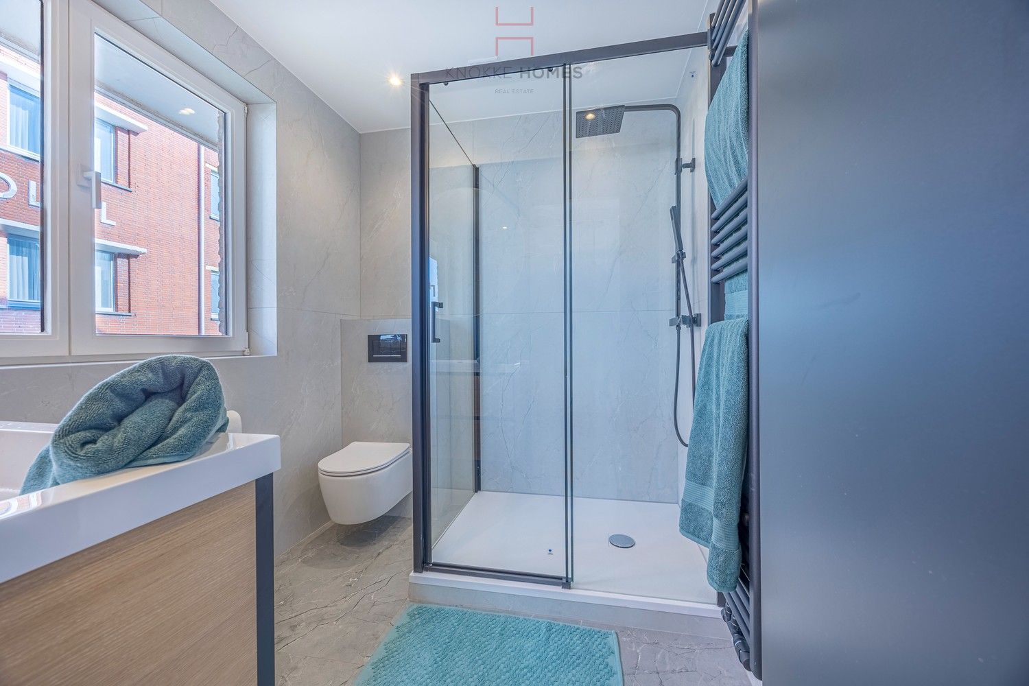 Mooi gerenoveerd hoekappartement in een villa-residentie vlakbij de zeedijk in Duinbergen foto 13
