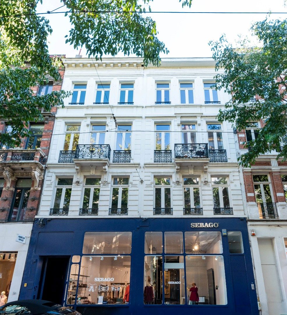 Nationalestraat 15-17 foto {{pictureIndex}}