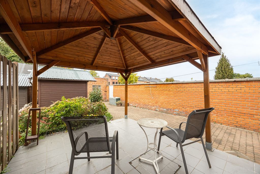 Renovatiewoning met 3 slaapkamers op uitstekende locatie foto 16