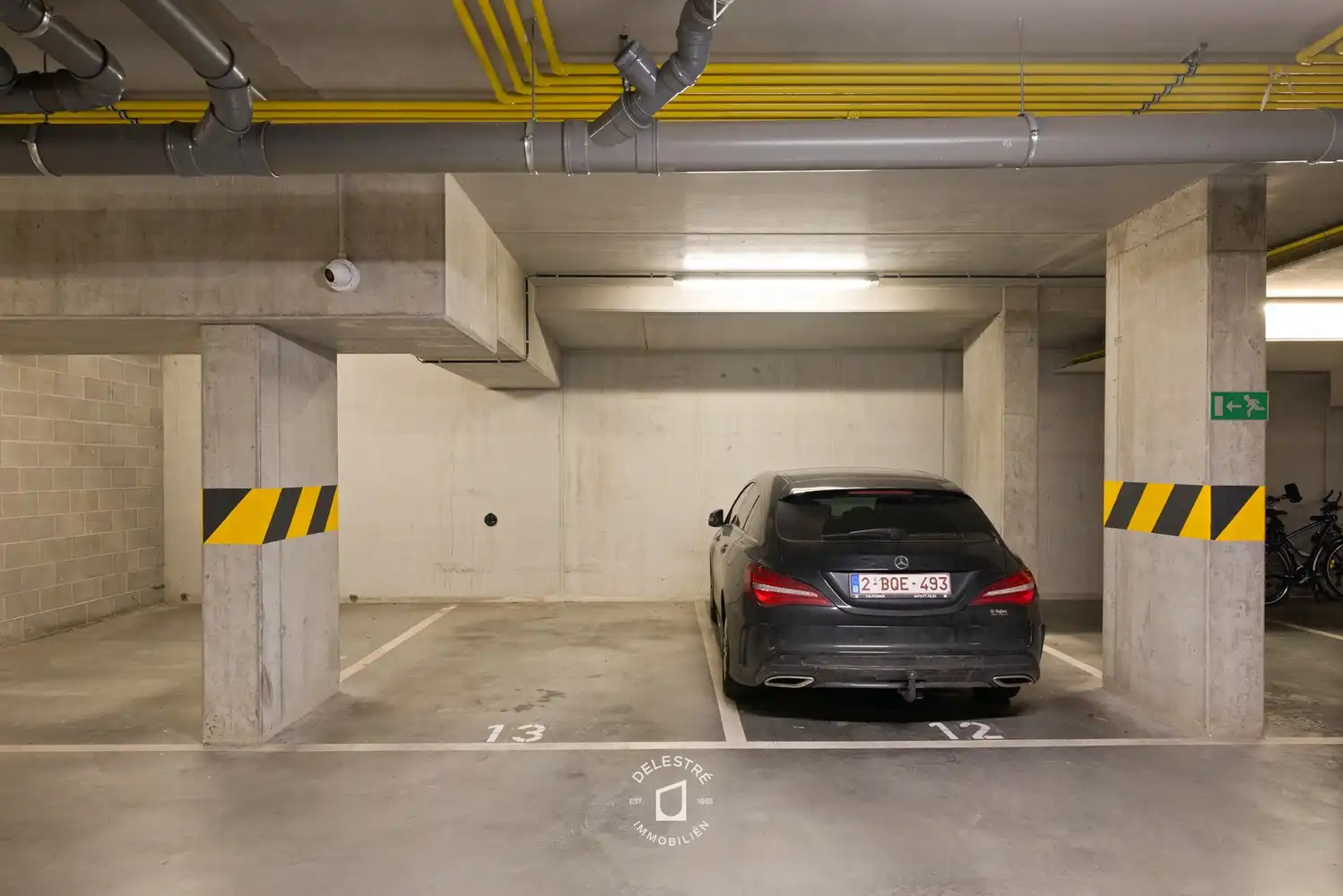 PARKING GELEGEN NABIJ UZ JETTE (P12) foto {{pictureIndex}}