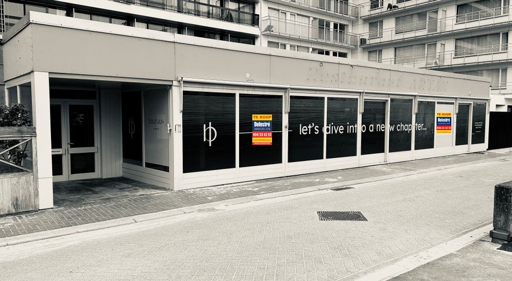 TOP GELEGEN COMMERCIËLE UNIT IJSLANDPLEIN foto {{pictureIndex}}