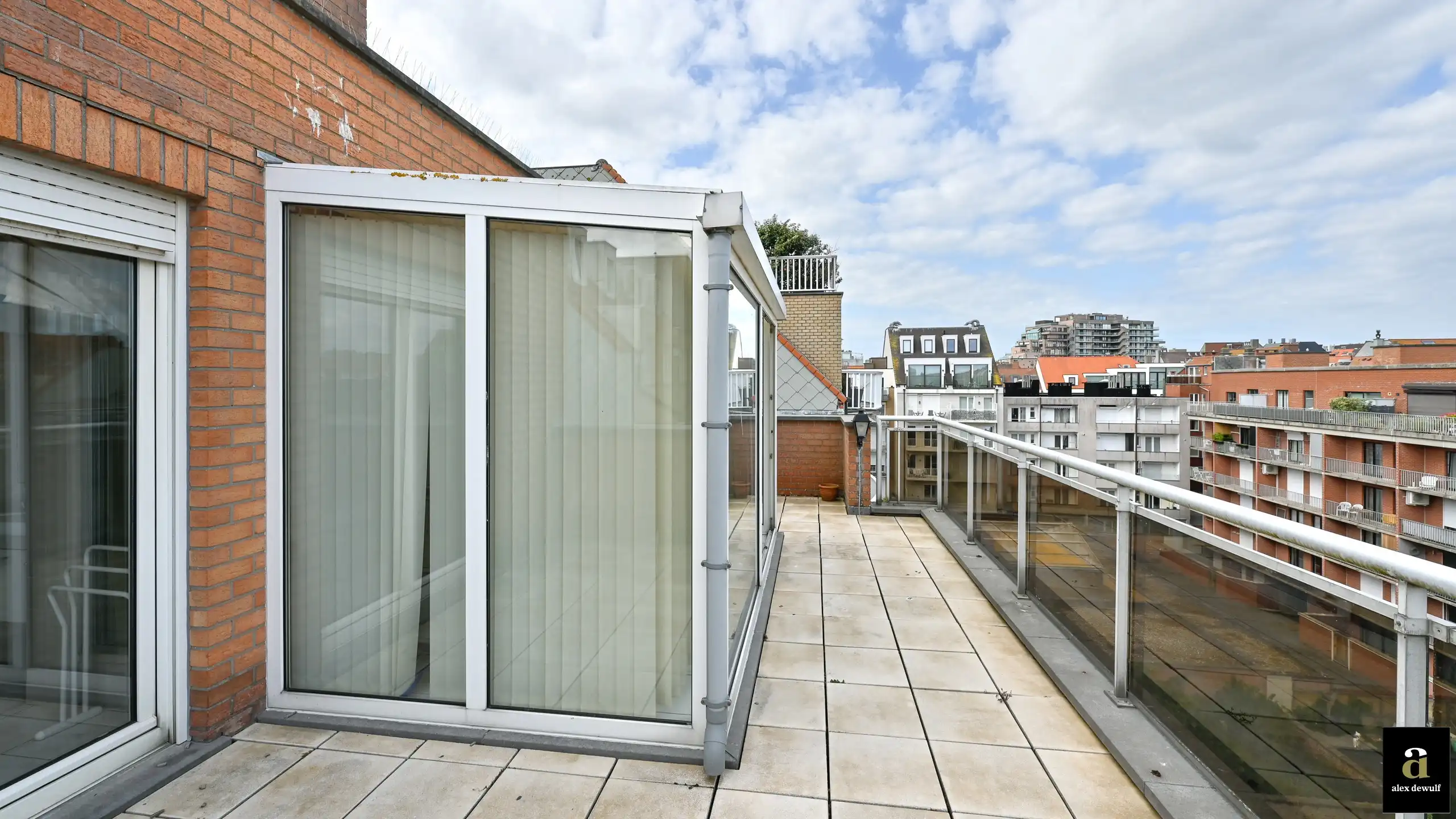 Uniek duplexappartement met zijdelings zeezicht en ruime terrassen. foto 13