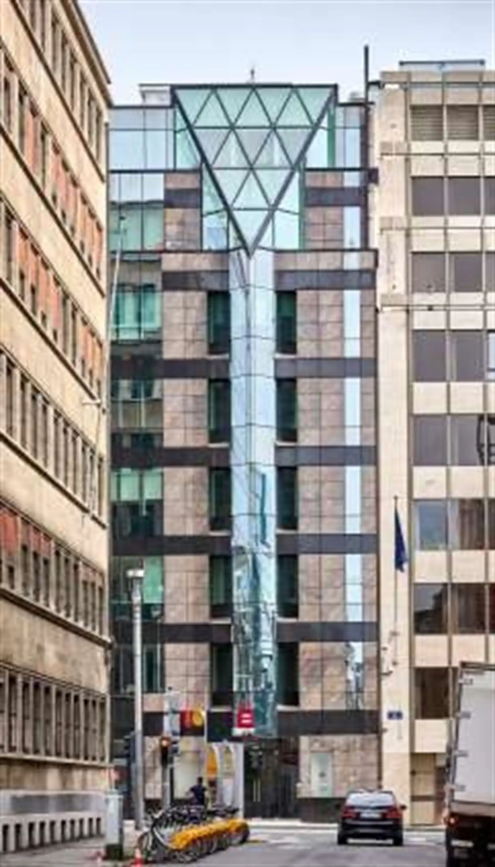 WET/ LOI 82: 488 m² foto {{pictureIndex}}