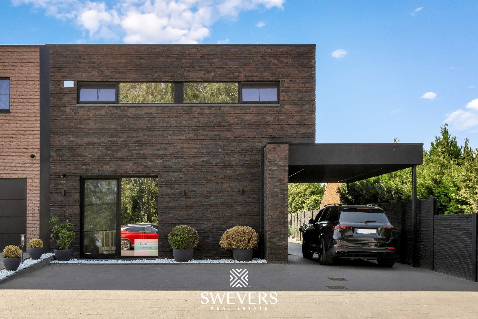 Stijlvol wonen op een ruim perceel met 4 slaapkamers en topafwerking foto 37