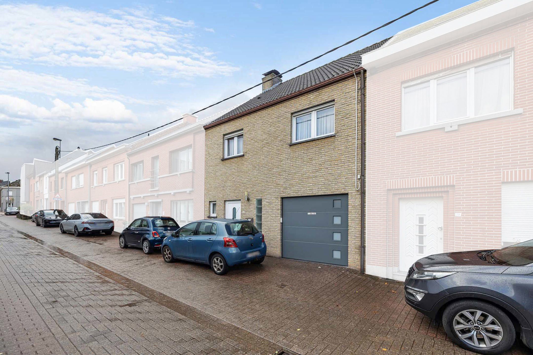 Gezellige rijwoning met inpandige garage te Erpe-Mere foto {{pictureIndex}}