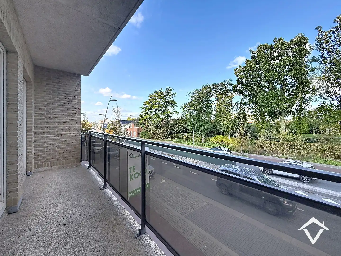 Instapklaar appartement met twee slaapkamers, twee terrassen en garage te Roeselare foto 7