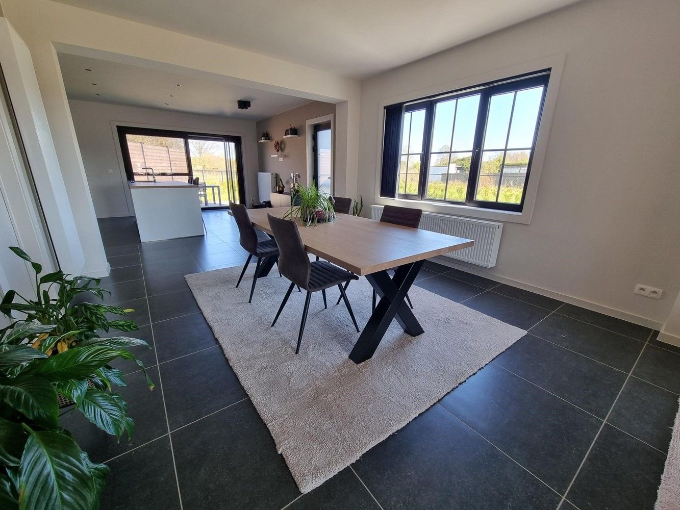 Totaal vernieuwde woning, 3 ruime slaapkamers op een mooi perceel van 8a71ca foto 8