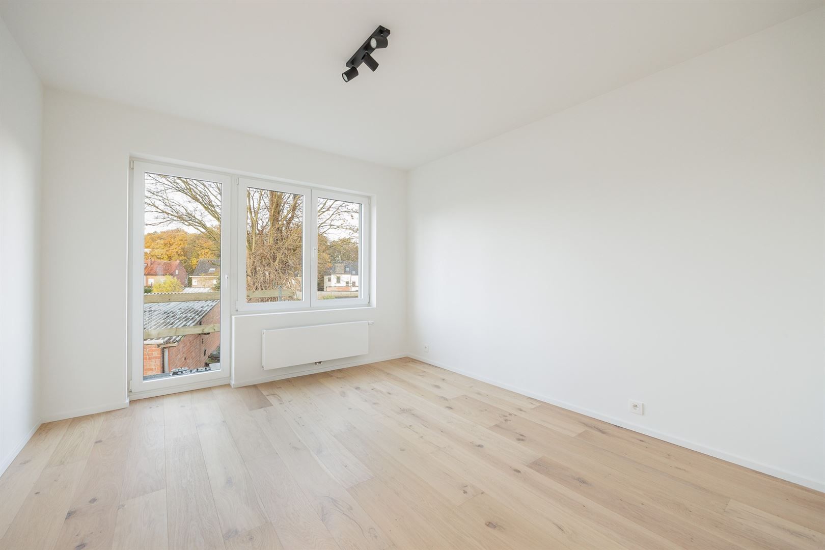 Duurzaam gerenoveerd 2-slaapkamerappartement met terras. foto 16