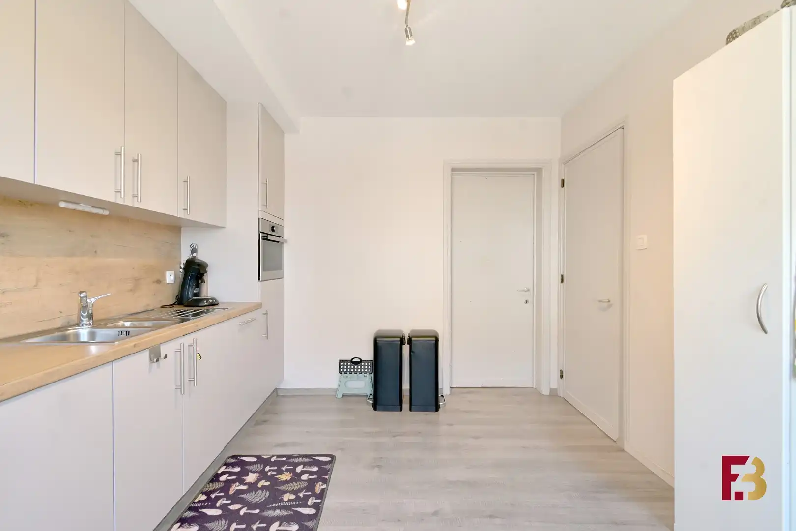 Lichtrijk 2-slaapkamerappartement in een kleinschalige residentie te Bavegem foto 7
