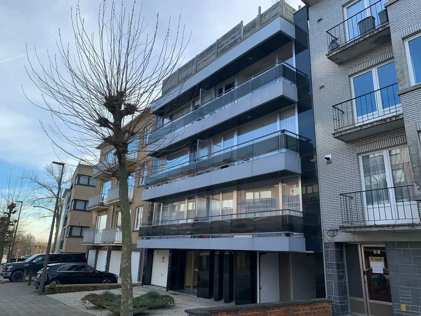 Instapklaar 2-slaapkamer appartement met 2 terrassen foto {{pictureIndex}}