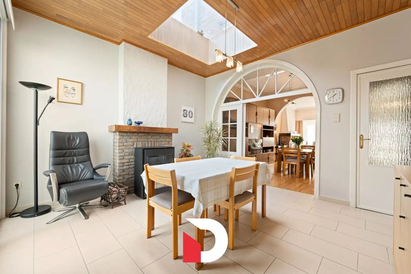 Riante burgerwoning te Kristus-Koning met 4 slk tuin en garagebox foto 10