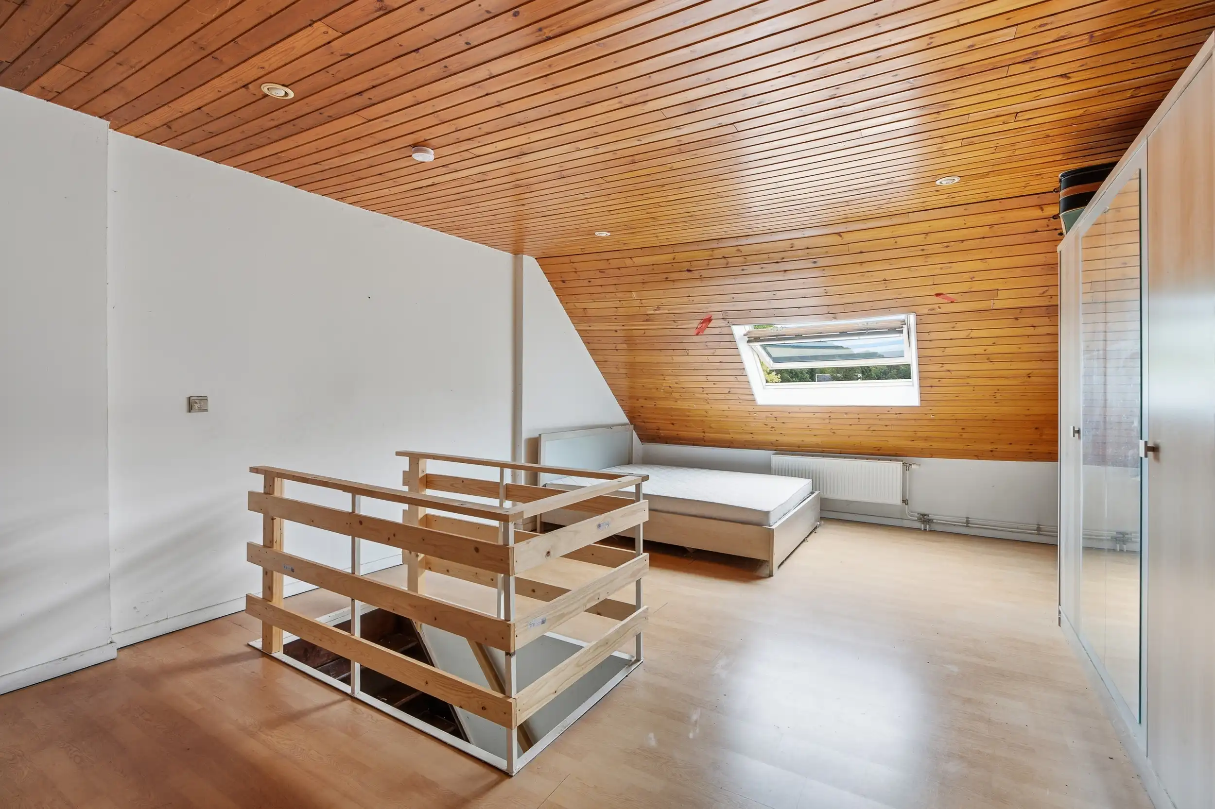 Te renoveren woning met 3 slaapkamers foto 8