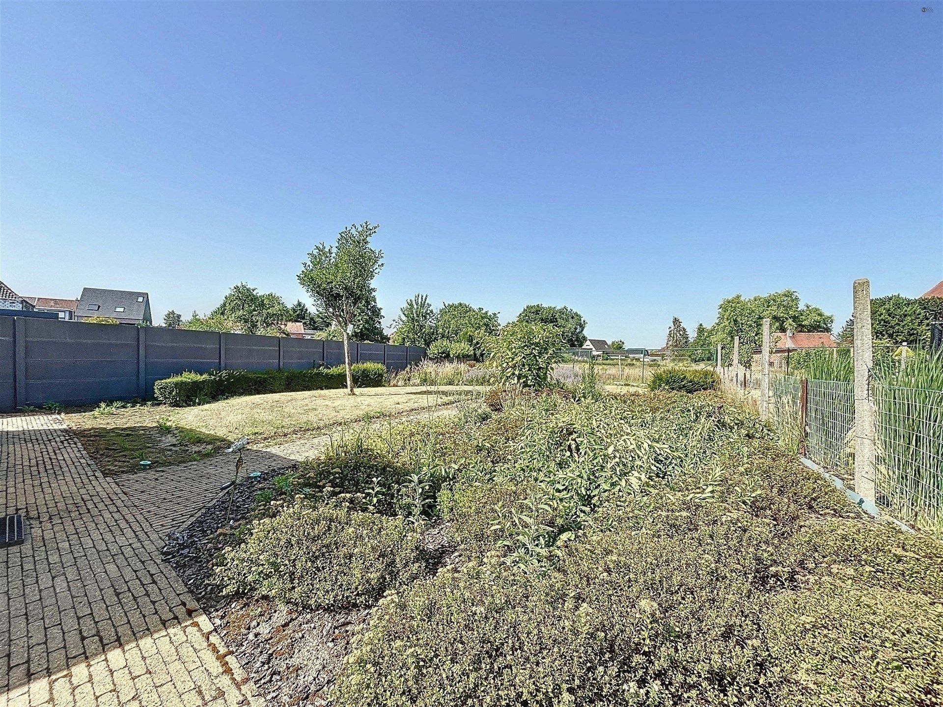 Ruime woning met garage op perceel van 512 m² foto 24