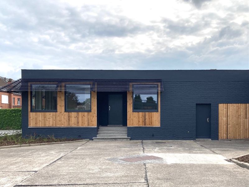 Verzorgde woning met grote tuin te huur nabij Kortrijk foto {{pictureIndex}}