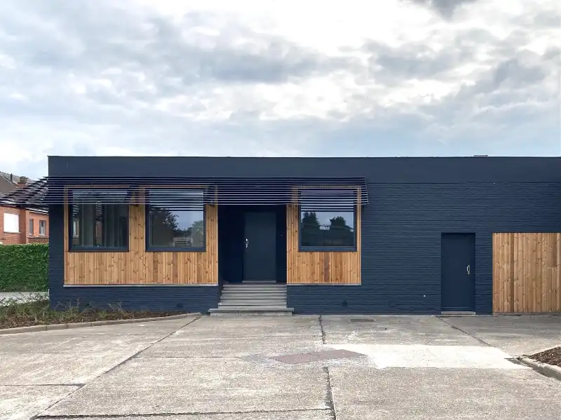 Verzorgde woning met grote tuin te huur nabij Kortrijk foto {{pictureIndex}}