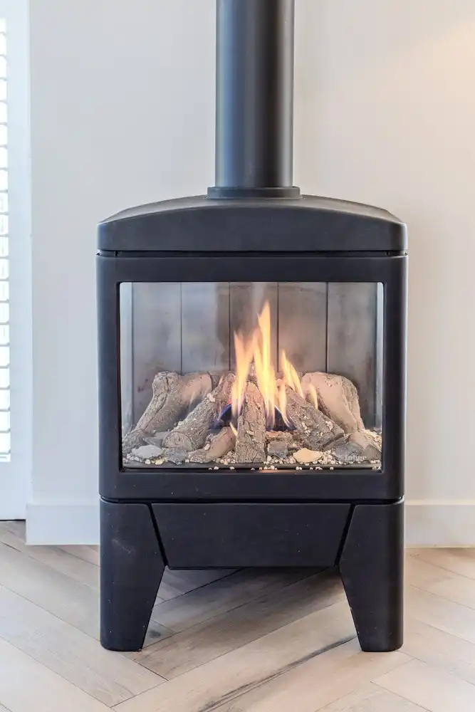 Stijlvolle, instapklare woning met vier slaapkamers, twee badkamers en verwarmd zwembad te koop in Lanaken foto 12