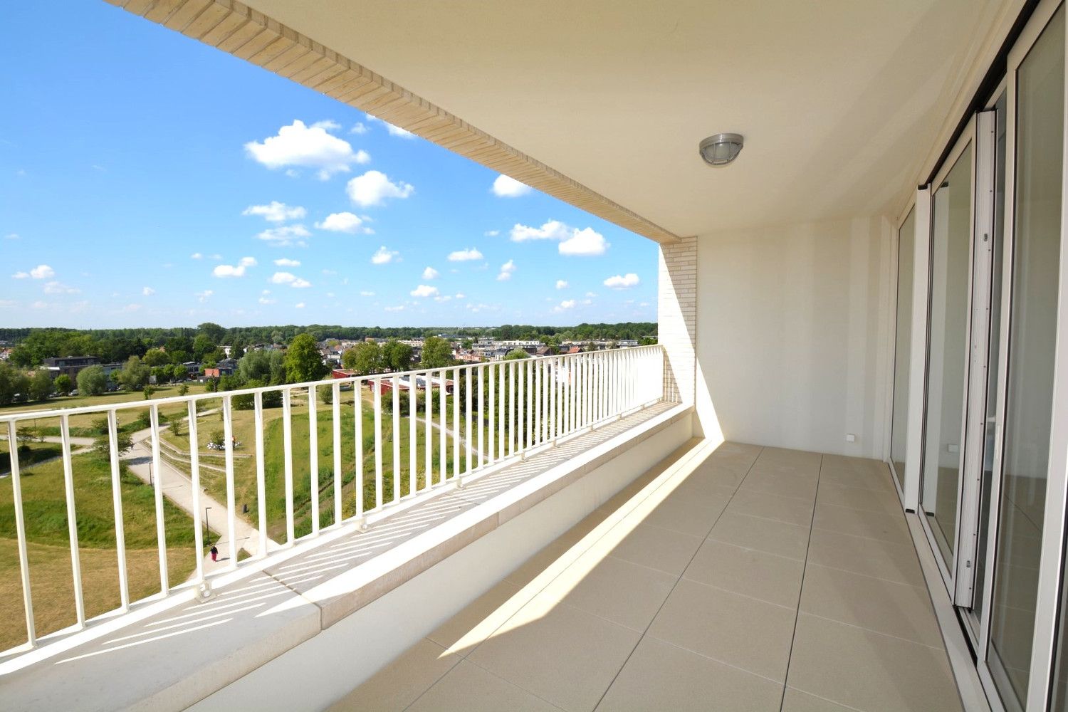 PARKRESIDENTIE STADSTERRAS foto {{pictureIndex}}