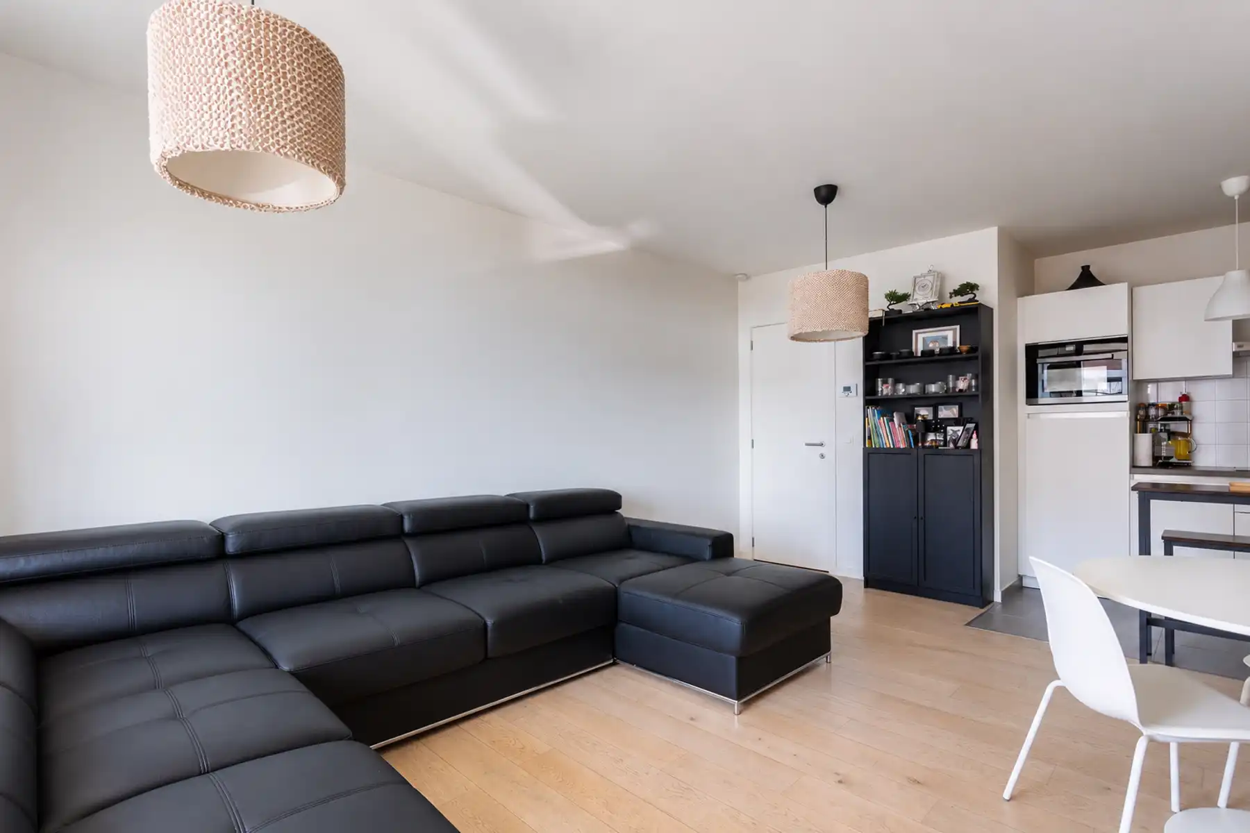 Modern 2-slaapkamerappartement met terras nabij het Eilandje foto 3
