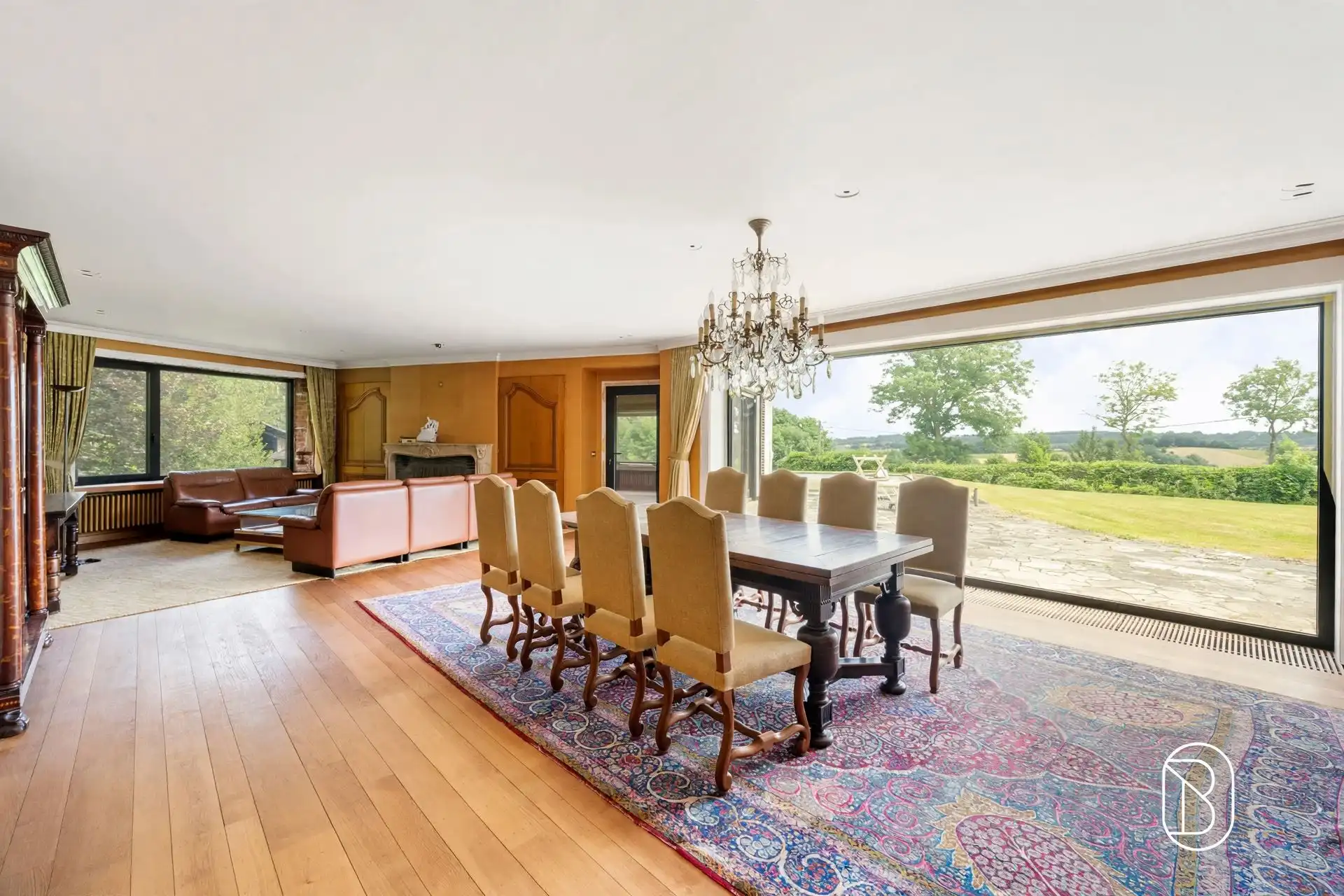 Statige villa met zwembad en uniek uitzicht op 6.401m² foto 12